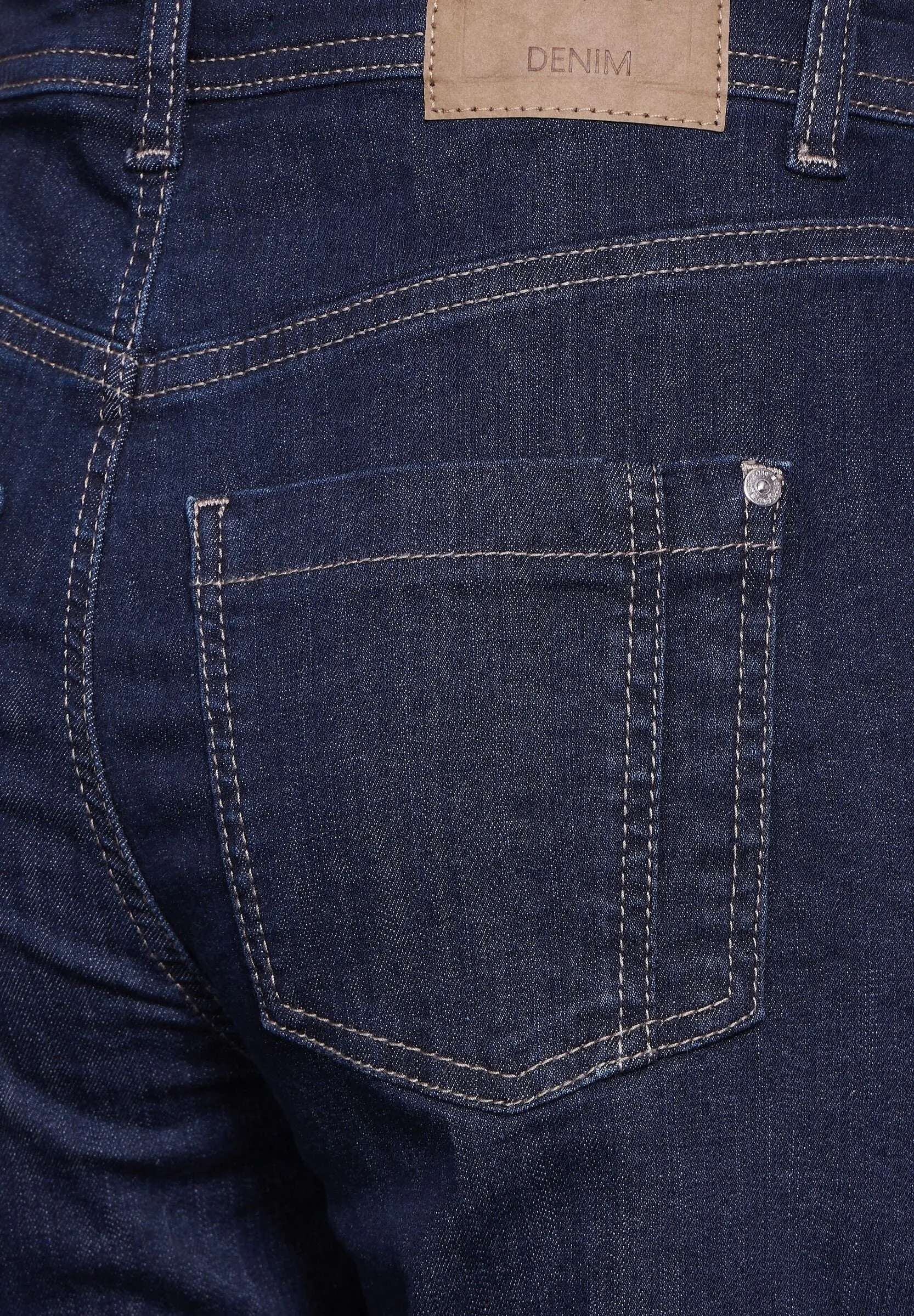 Casual Fit Jeans