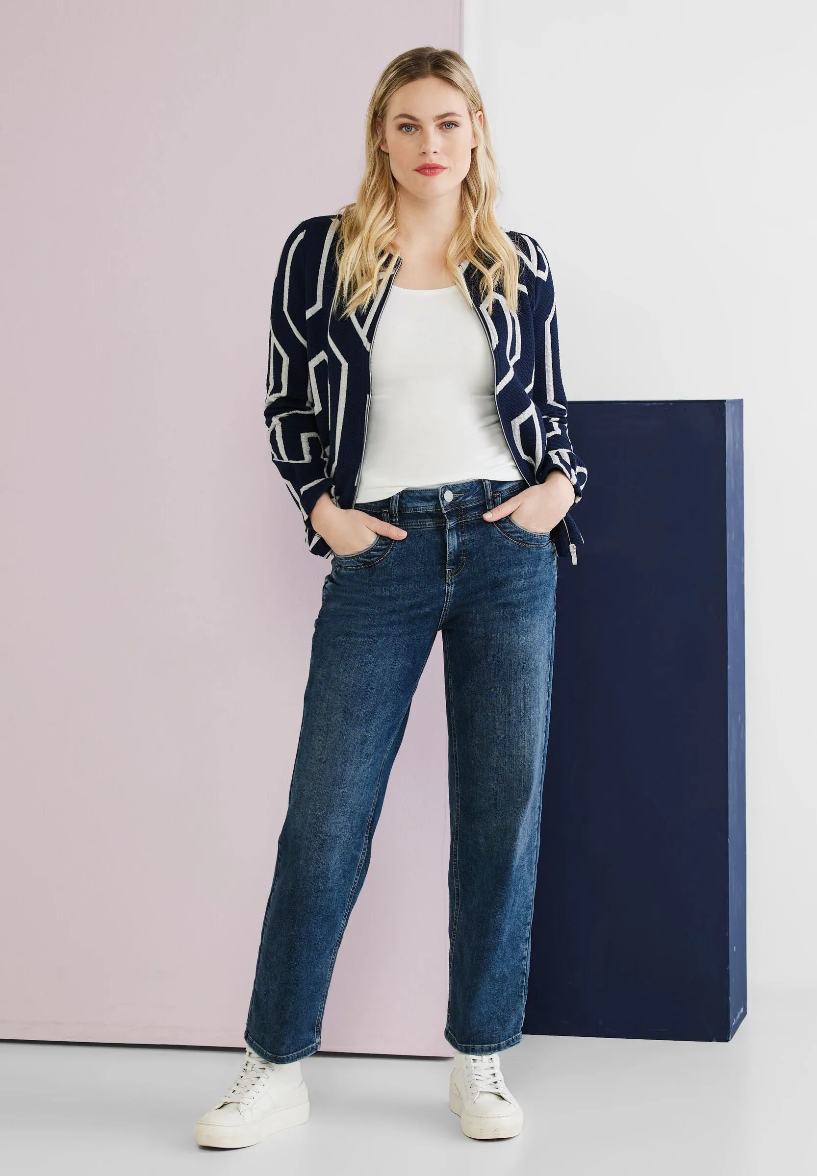 Casual Fit Jeans