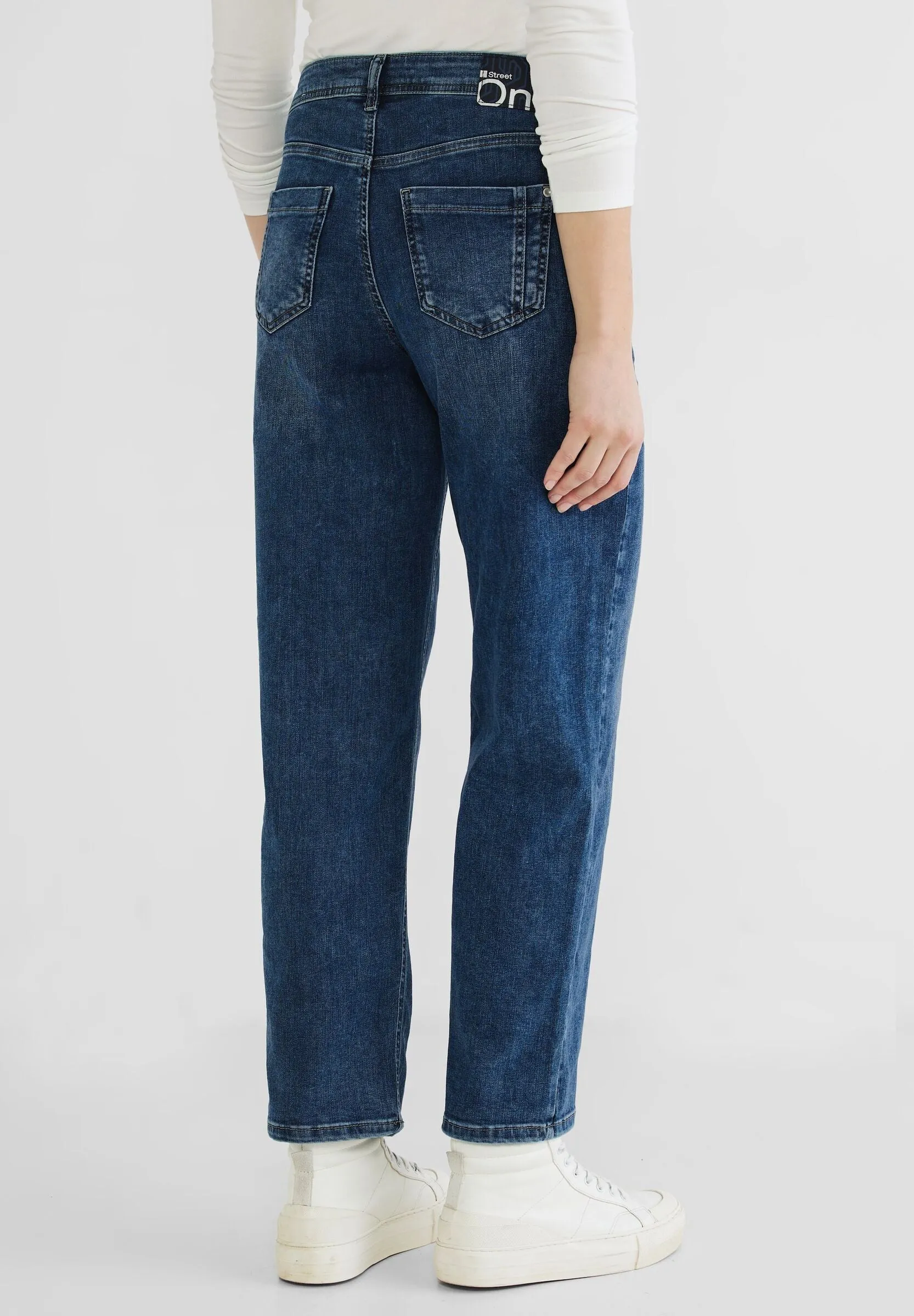 Casual Fit Jeans