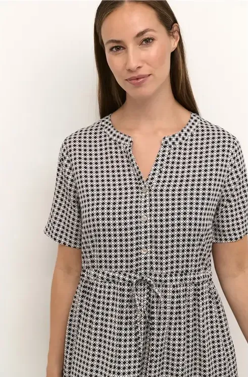 CRTIAH SHORT DRESS "Zally Fit, Tiny Graphic"