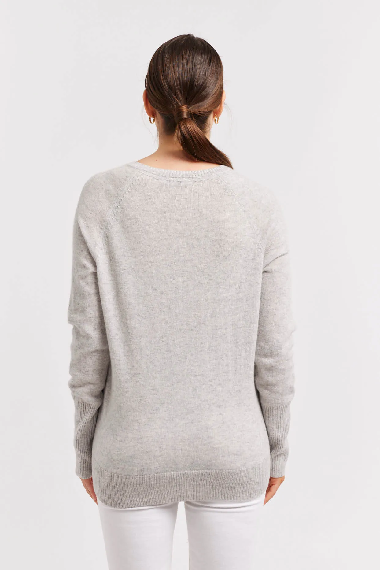 Fifi V Cashmere Sweater in Fly Ash