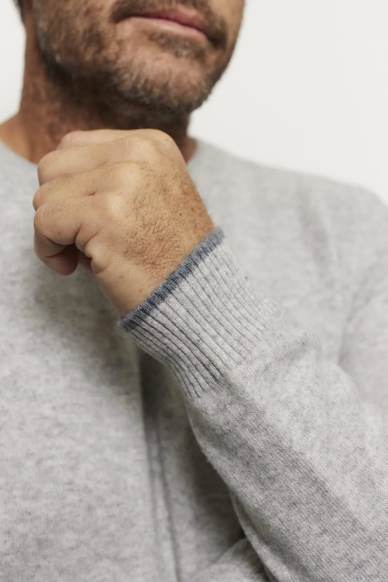 Jules Cashmere Sweater in Grey