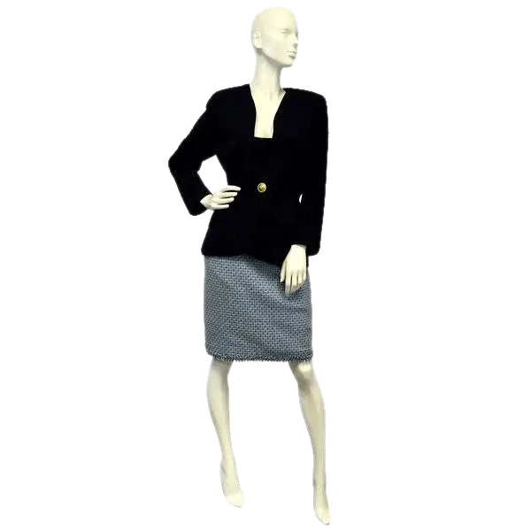 Nina Ricci Signature Blazer Size 40 (US 8) (SKU 000009)