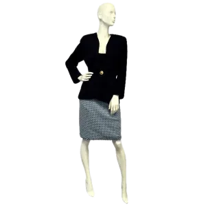 Nina Ricci Signature Blazer Size 40 (US 8) (SKU 000009)